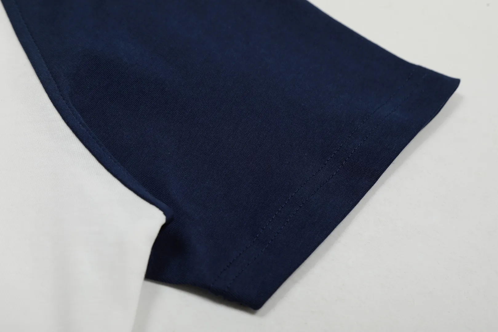 vivienne west wood The Queen Mother of the West Vivienne Saturn Raglan Color Block Short Sleeve VIVI 156# new fabrics have been washed twice at high temperature machine + water. It is the only one in the entire network that achieves 0 shrinkage. The Solona thread is arranged. The threaded neckline does not deform. It is tight and dense. Welcome to compare. The full range of correct accessories. Every detail is completely restored and can be stretched directly.